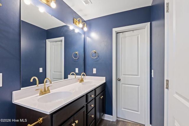 704 W Warner Court, Hubert, NC 28539