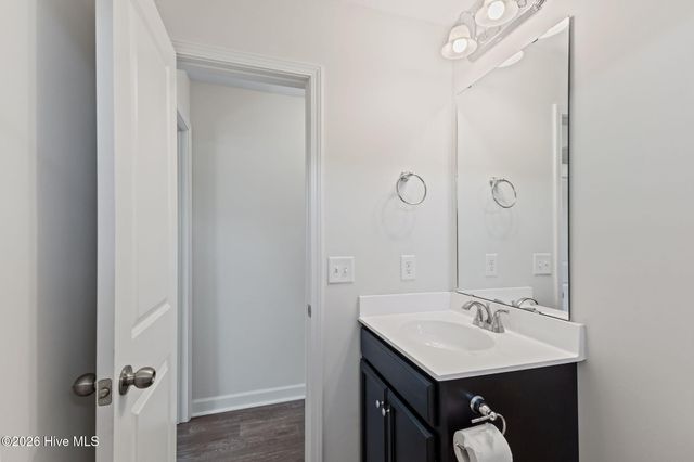 704 W Warner Court, Hubert, NC 28539