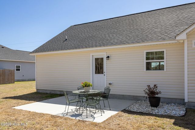 704 W Warner Court, Hubert, NC 28539