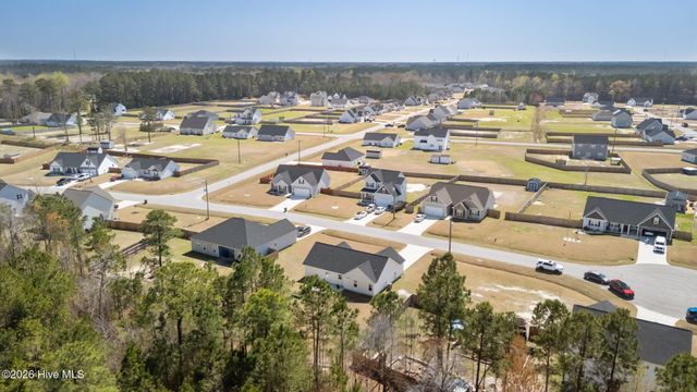 704 W Warner Court, Hubert, NC 28539