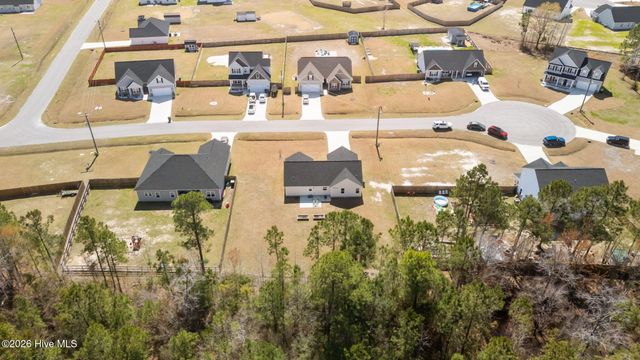 704 W Warner Court, Hubert, NC 28539