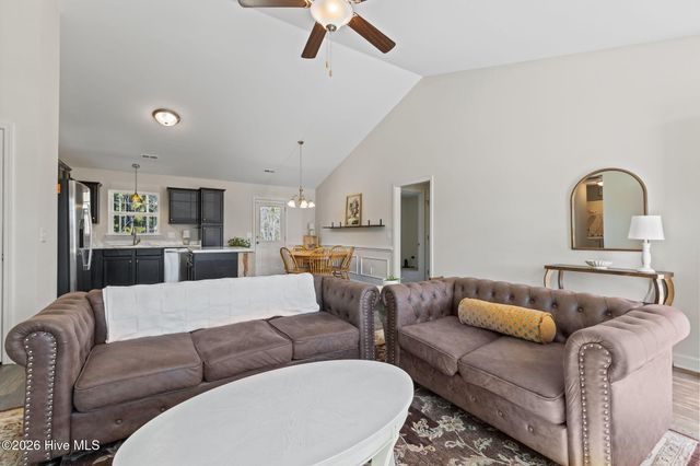 704 W Warner Court, Hubert, NC 28539