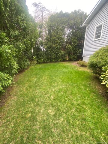 18 Crosshill Road, Eastchester, NY 10709