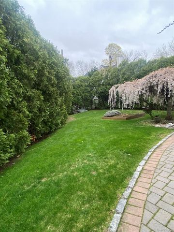 18 Crosshill Road, Eastchester, NY 10709