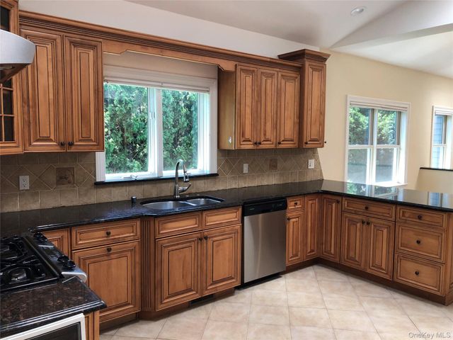 18 Crosshill Road, Eastchester, NY 10709