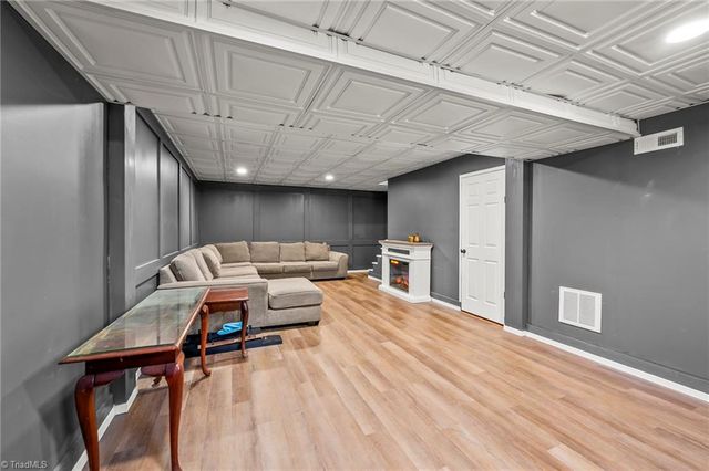 4064 Clinard Avenue, Winston-salem, NC 27127