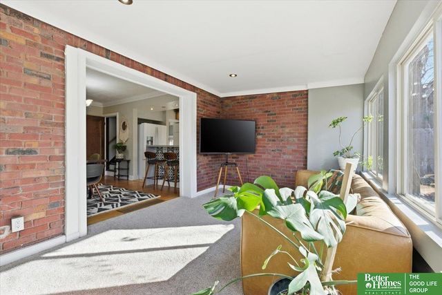 4677 Mayberry Street, Omaha, NE 68106