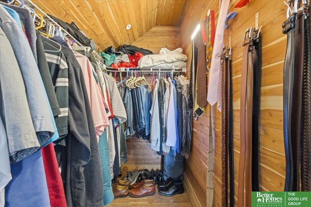 4677 Mayberry Street, Omaha, NE 68106