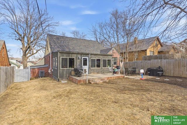 4677 Mayberry Street, Omaha, NE 68106