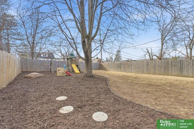 4677 Mayberry Street, Omaha, NE 68106