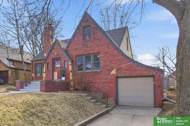 4677 Mayberry Street, Omaha, NE 68106