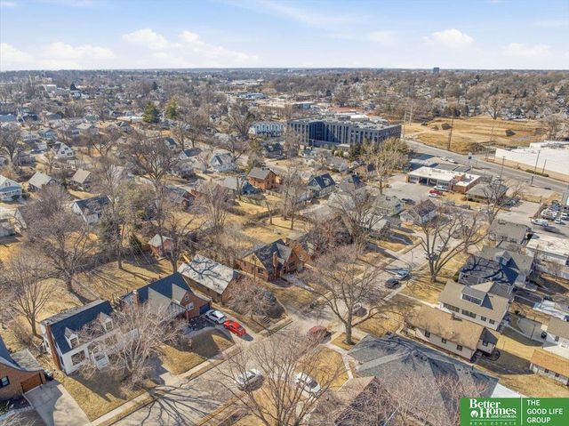 4677 Mayberry Street, Omaha, NE 68106