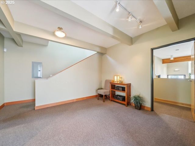 5819 N GREELEY Ave, Portland, OR 97217