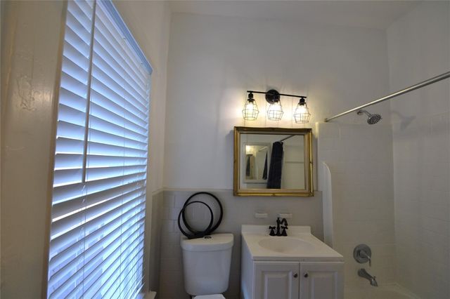 1517 Bonnie Brae Street 4, Houston, TX 77006