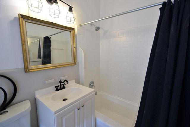 1517 Bonnie Brae Street 4, Houston, TX 77006