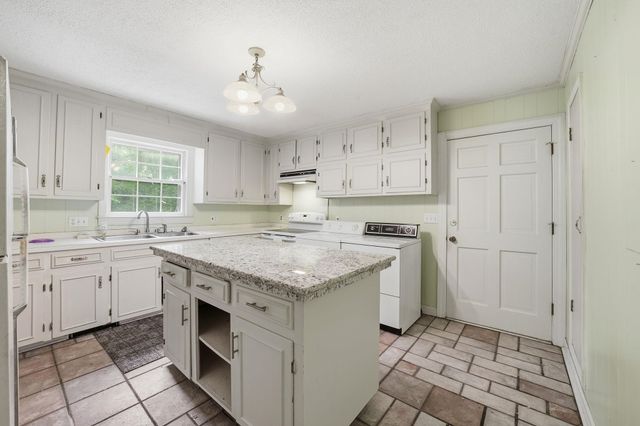5347 Hoyt Rogers Rd, Mullins, SC 29574