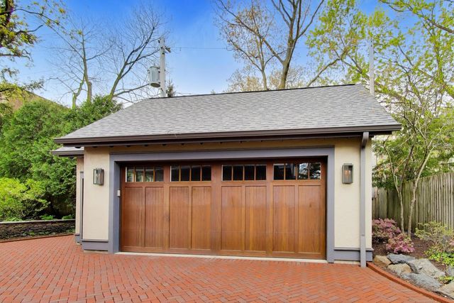 1218 Sheridan Road, Evanston, IL 60202