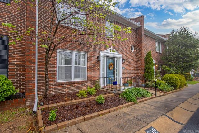 518 Cambridge Place, Little Rock, AR 72227