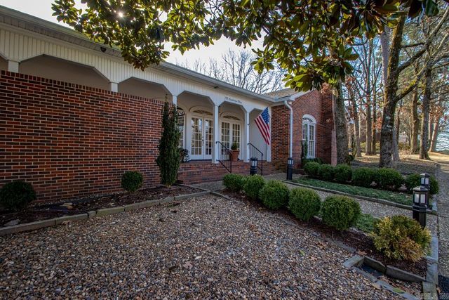 518 Cambridge Place, Little Rock, AR 72227