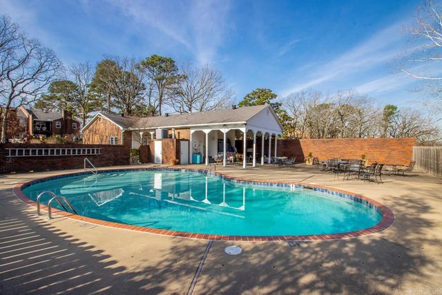 518 Cambridge Place, Little Rock, AR 72227