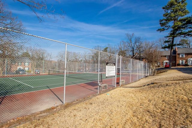 518 Cambridge Place, Little Rock, AR 72227