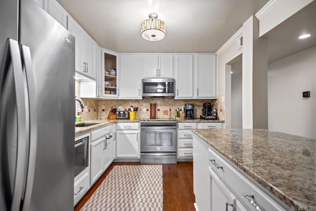 518 Cambridge Place, Little Rock, AR 72227