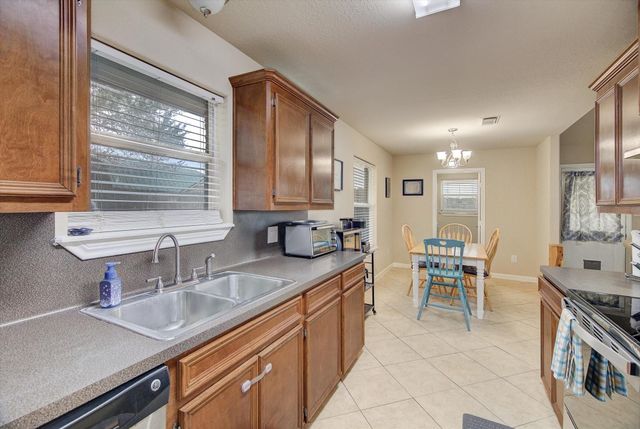 212 Hickory Street, Sweeny, TX 77480