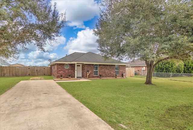 212 Hickory Street, Sweeny, TX 77480