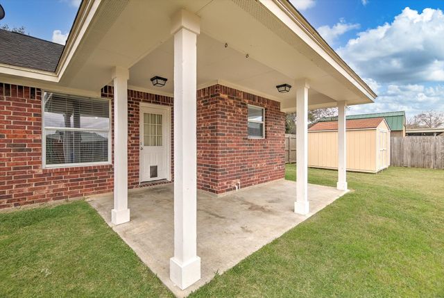 212 Hickory Street, Sweeny, TX 77480