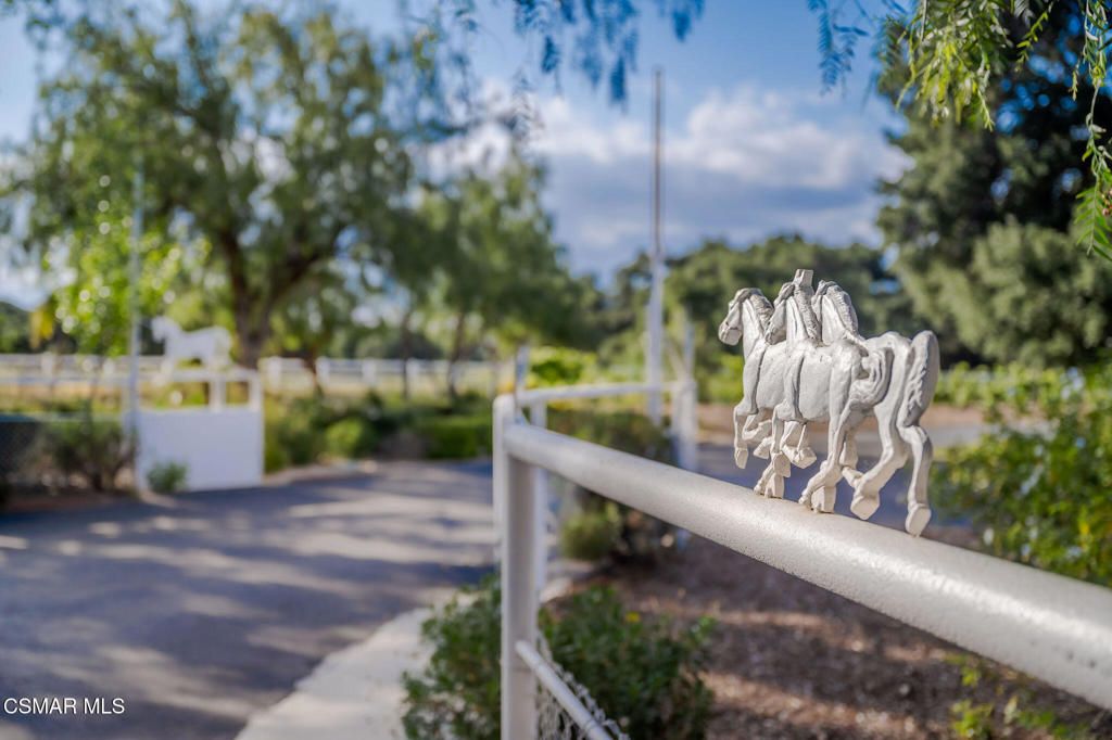 Image 3 of property listing at 27101 Sand Canyon Road, Canyon Country, CA 91387