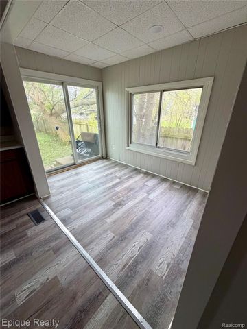 1652 Wisconsin Avenue, Flint, MI 48506