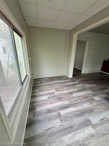 1652 Wisconsin Avenue, Flint, MI 48506