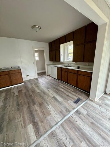1652 Wisconsin Avenue, Flint, MI 48506