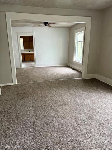 1652 Wisconsin Avenue, Flint, MI 48506