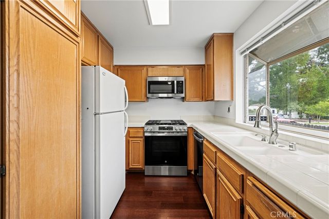 21912 Hiawatha Street 2, Chatsworth, CA 91311