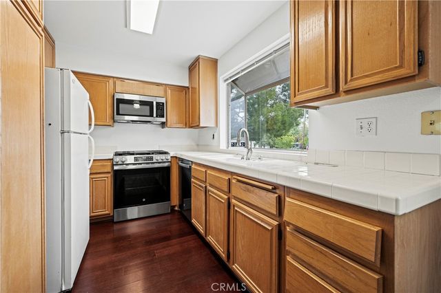 21912 Hiawatha Street 2, Chatsworth, CA 91311