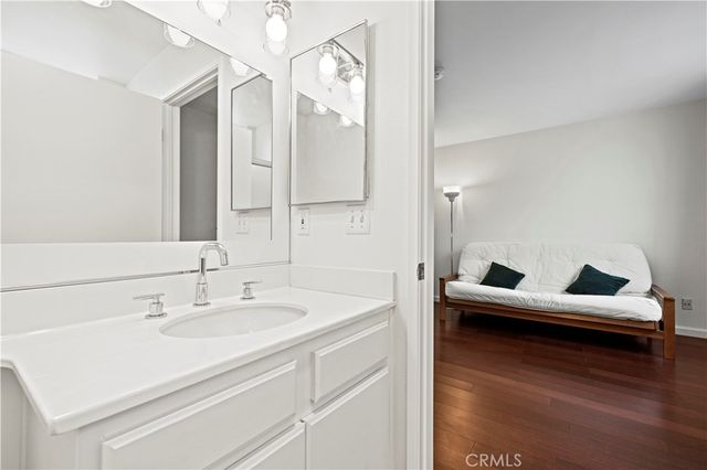 21912 Hiawatha Street 2, Chatsworth, CA 91311