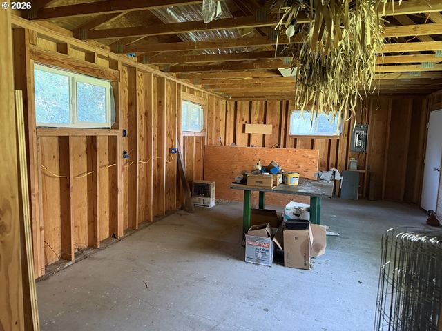 92738 KNAPP Rd, Port Orford, OR 97465