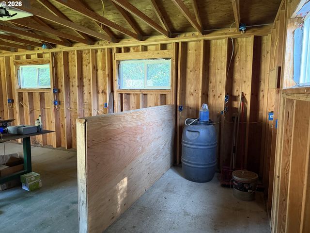 92738 KNAPP Rd, Port Orford, OR 97465