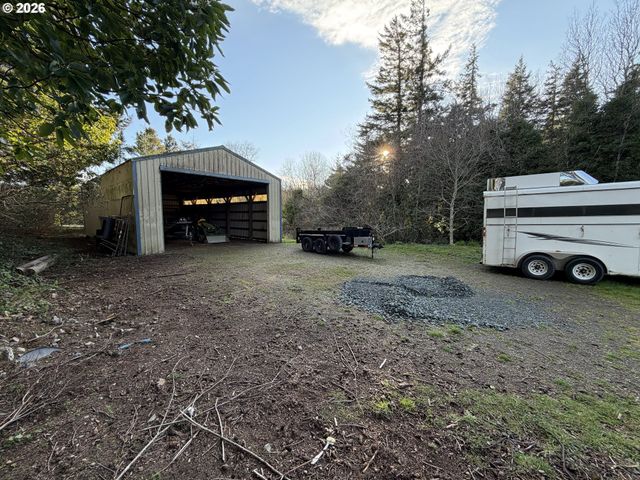 92738 KNAPP Rd, Port Orford, OR 97465