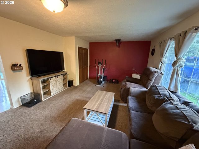 92738 KNAPP Rd, Port Orford, OR 97465