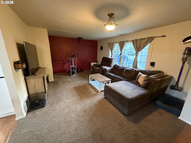 92738 KNAPP Rd, Port Orford, OR 97465