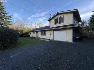92738 KNAPP Rd, Port Orford, OR 97465