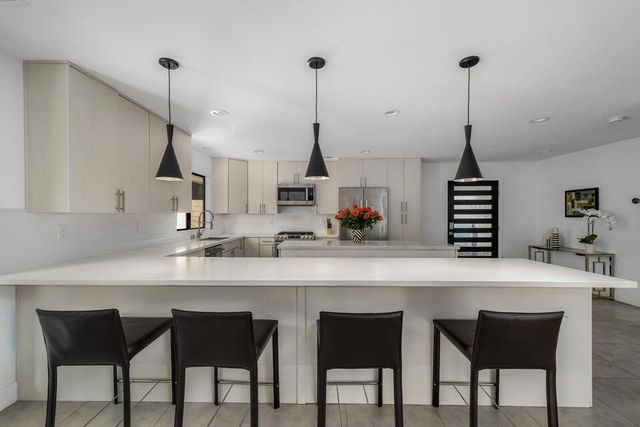 505 N Camino Real, Palm Springs, CA 92262