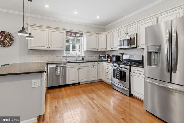 210 E EVERGREEN AVE, Philadelphia, PA 19118