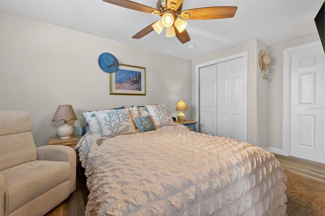 825 46TH STREET N B, St Petersburg, FL 33713