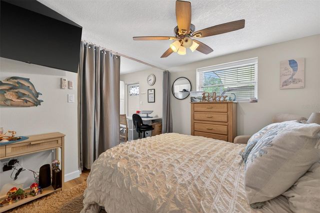 825 46TH STREET N B, St Petersburg, FL 33713