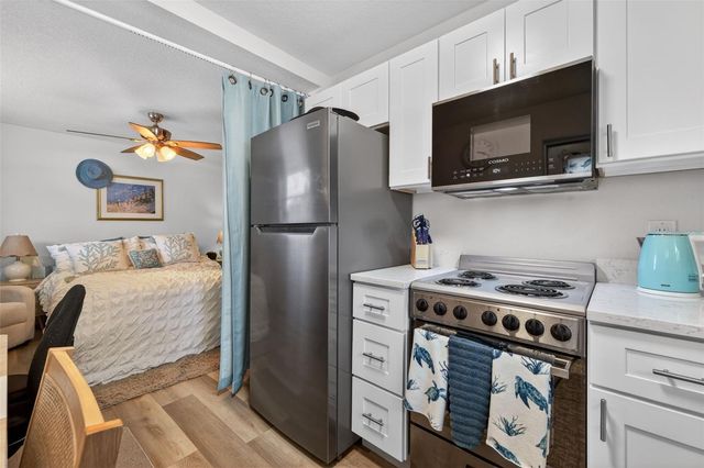 825 46TH STREET N B, St Petersburg, FL 33713