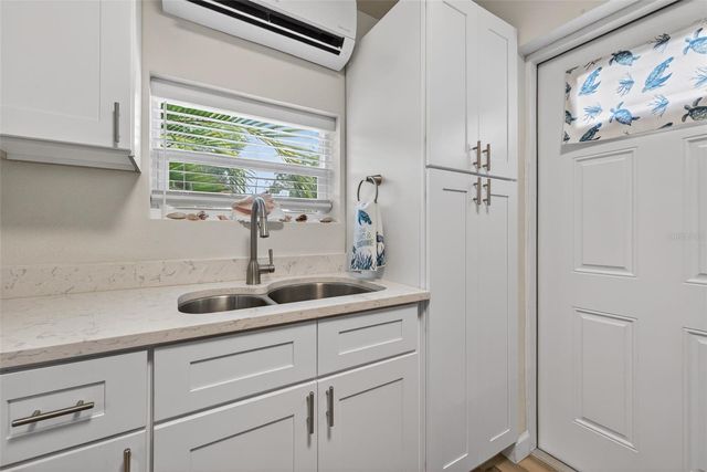 825 46TH STREET N B, St Petersburg, FL 33713