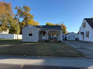 1412 W MACQUEEN Avenue, Peoria, IL 61604